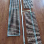 Doświetle piwniczne z kratą zgrzewaną oczko 30x17